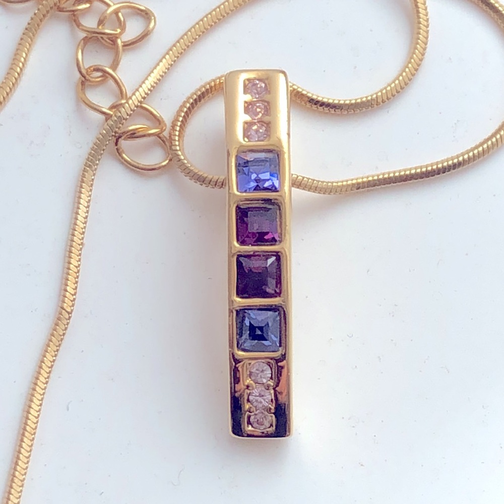 Lia Sophia gold tone purple crystal bar pendant necklace NWOT 💜